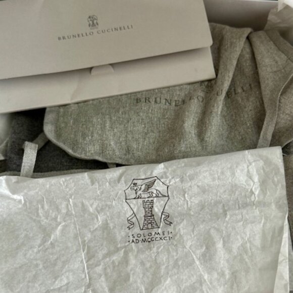 Brunello Cucinelli BRAND NEW 100% Cashmere Hoodie Sweater, Gray, Sz 50, $2695 RT - Picture 14 of 15